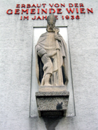 Sandsteinfigur des Heiligen Engelbert