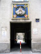 Relief mit dem Heiligen Leopold